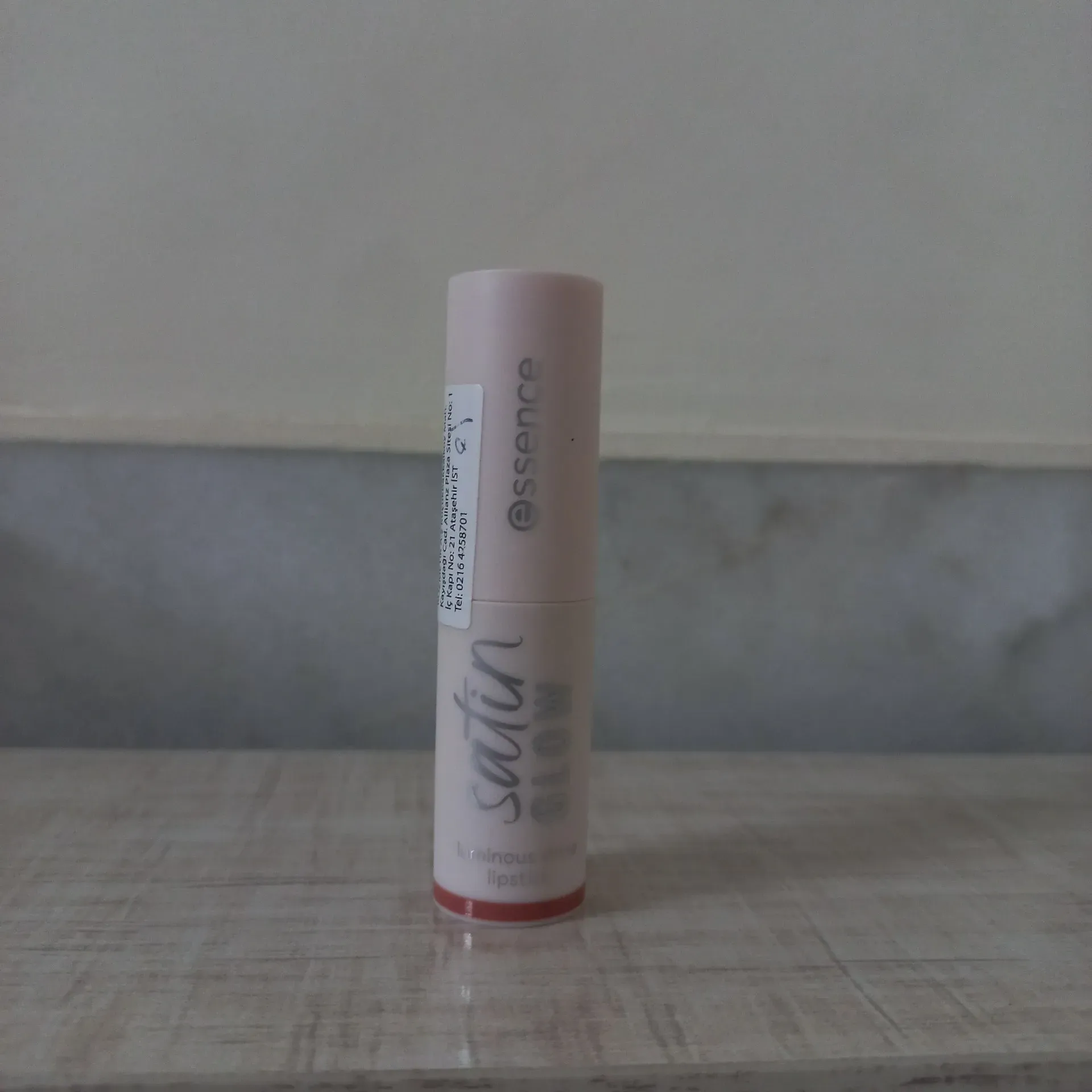رژ لب اسنس براق و شاین | Essence Luminous Shine Lipstick 