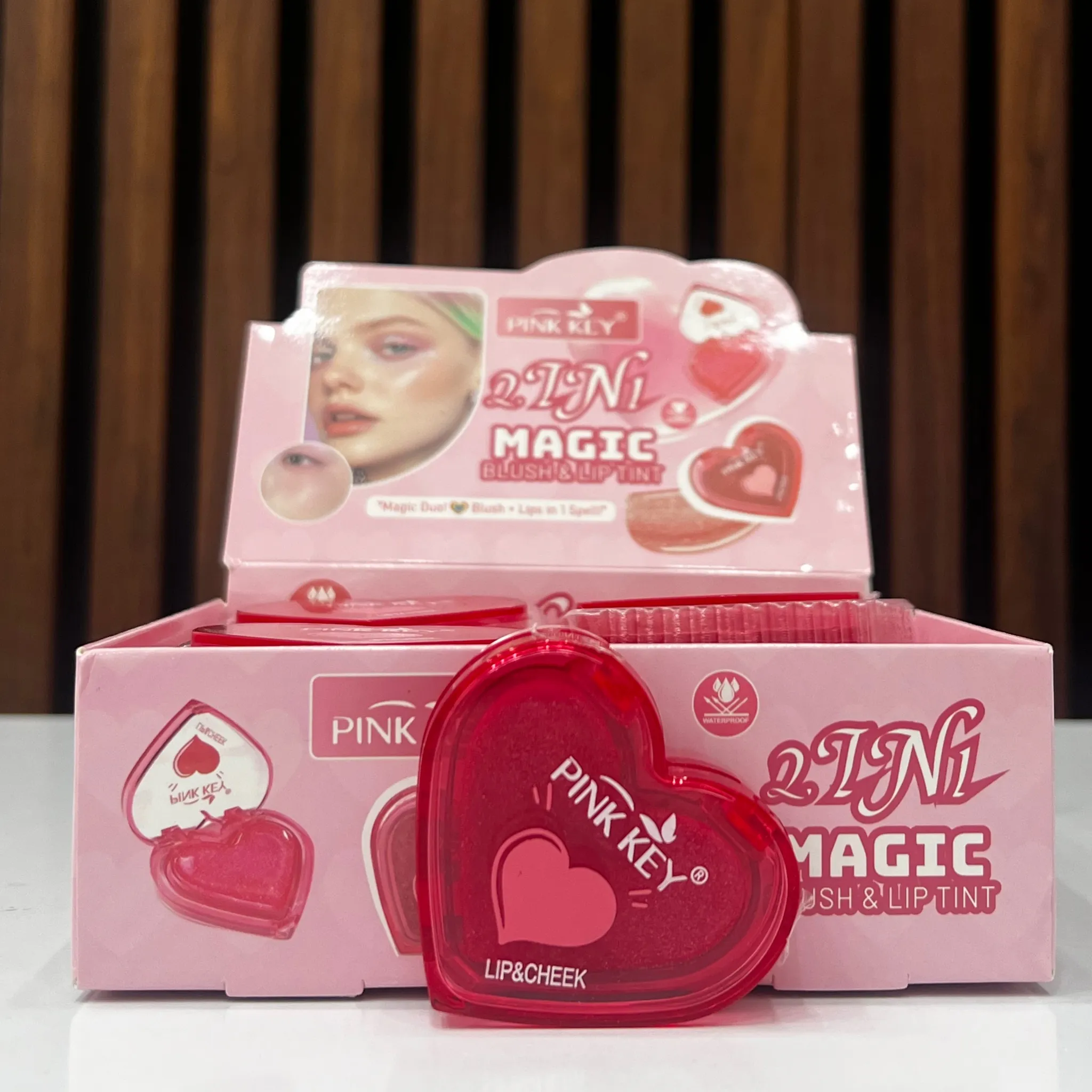 رژگونه MAGIC
