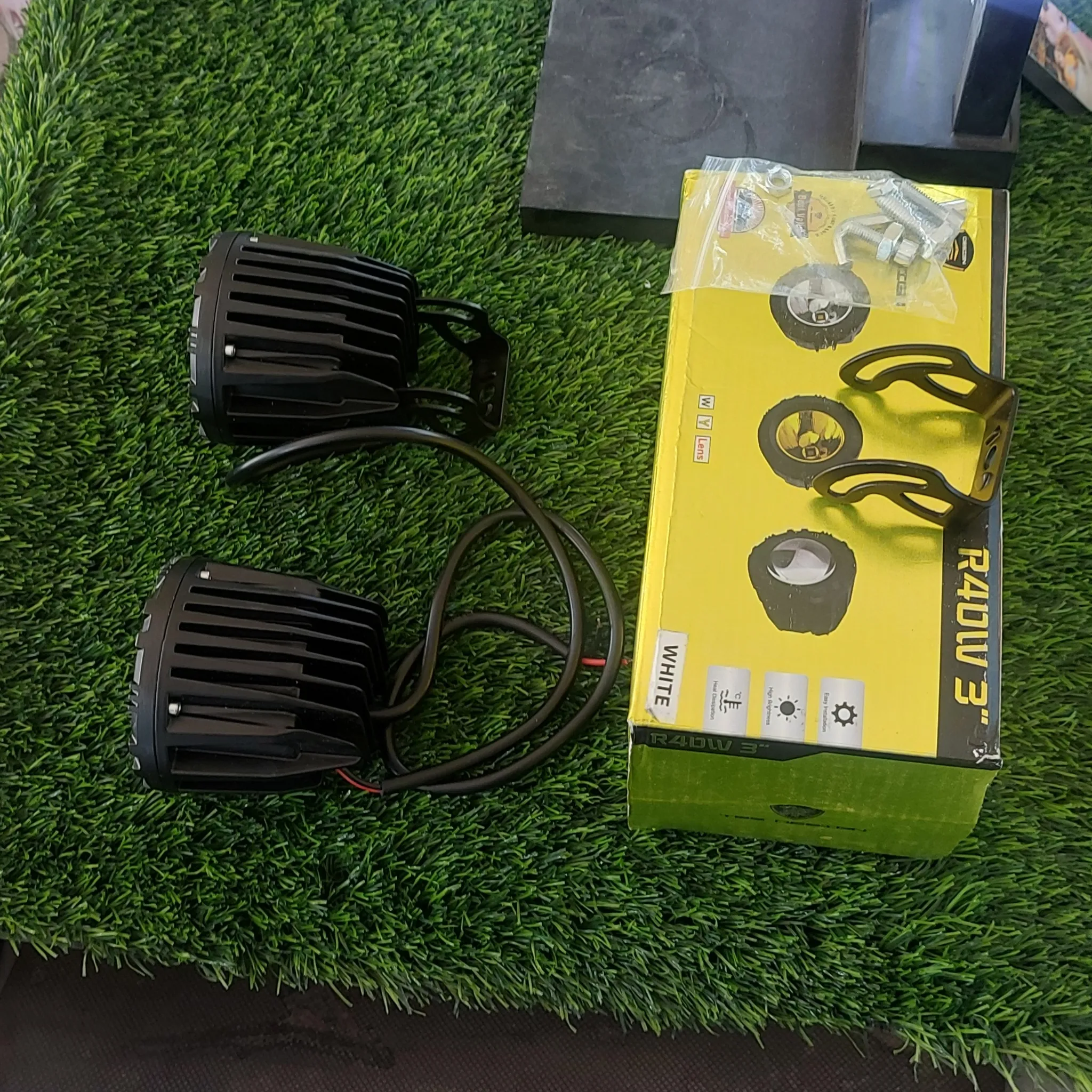 پروژکتور رنگ سفید R40W3 مخصوص کامیون وسواری بسته 2عددی