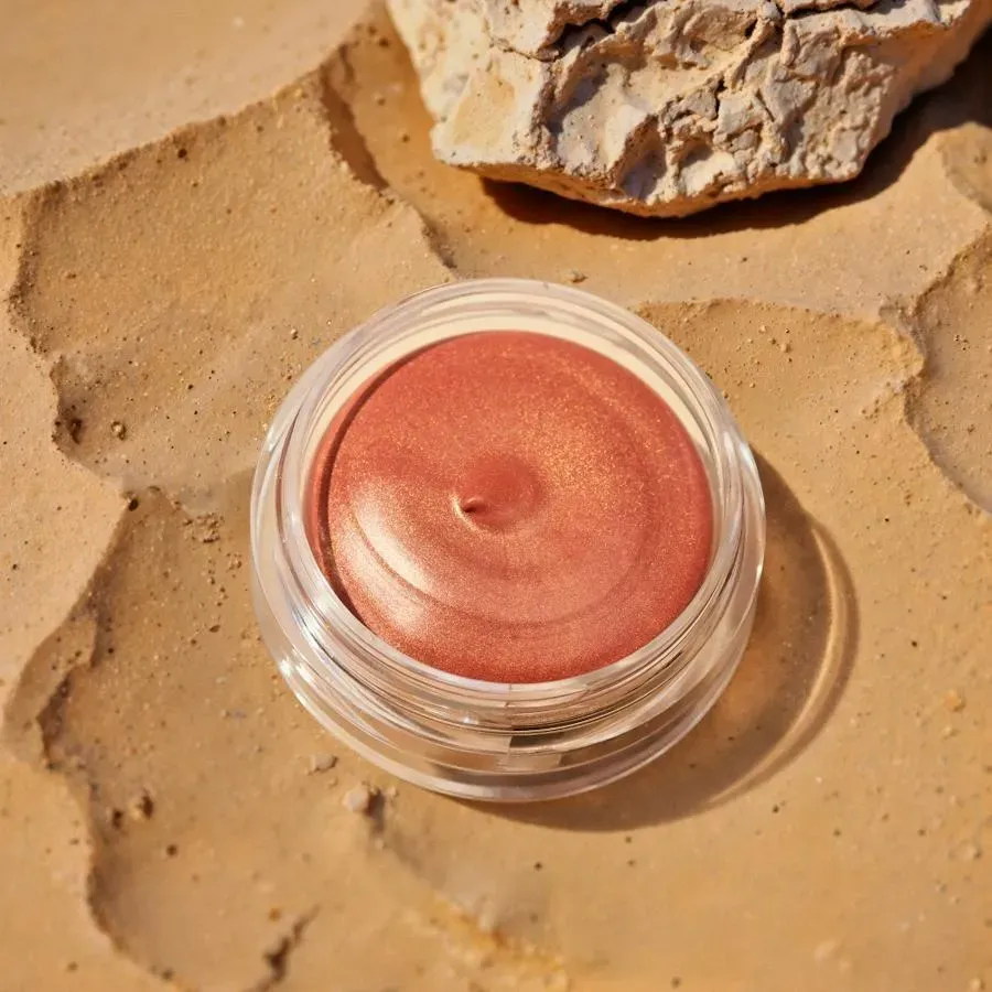 رژگونه براق کاتریس دیزرت داون Catrice DESERT DUNE illuminating blusher نسخه لیمیتید ادیشن 