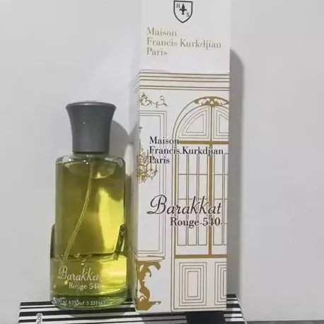 ادکلن باکارات رژ سفید زنانه حجم 100میل لوکابوسی