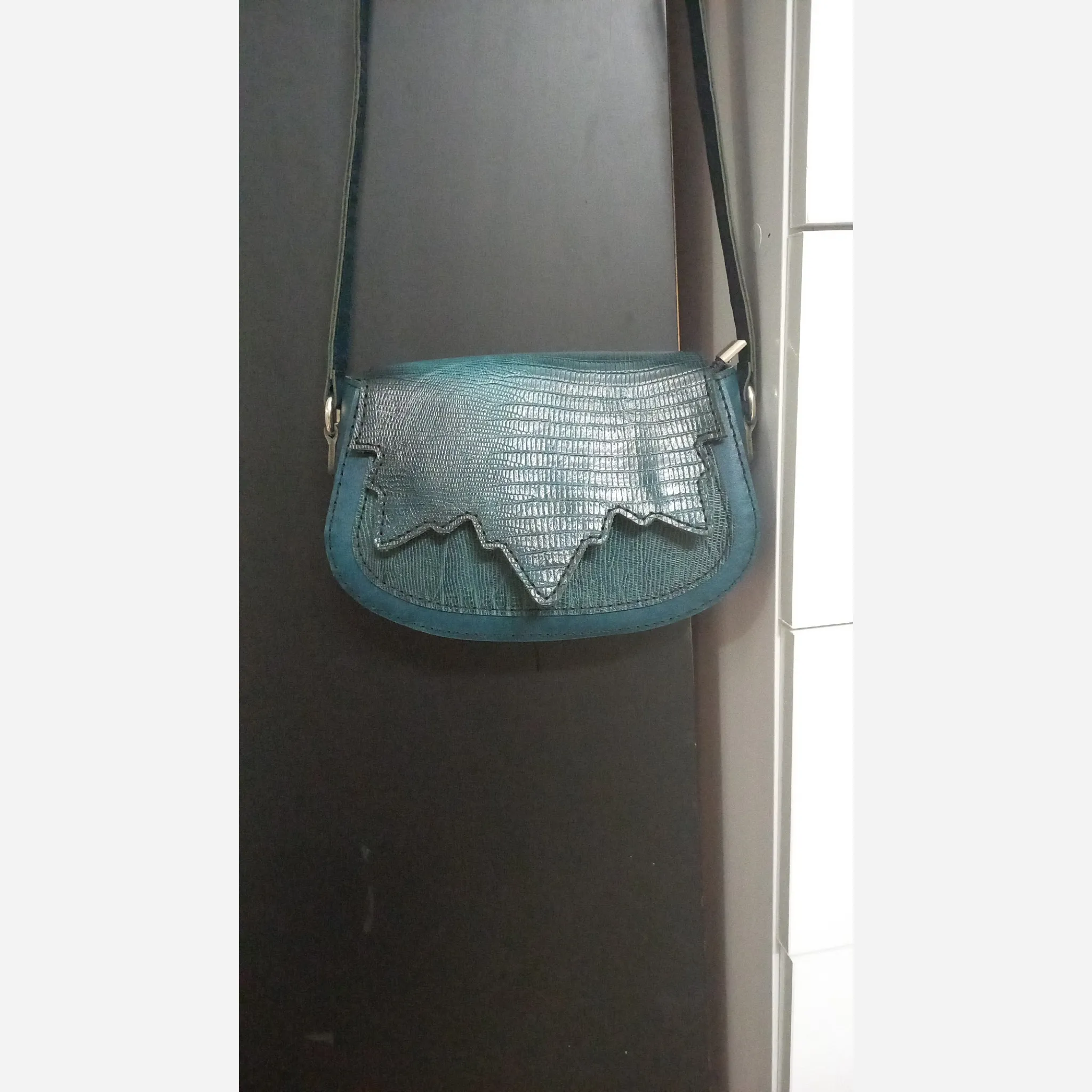 کیف رودوشی چرم مدل برگ
